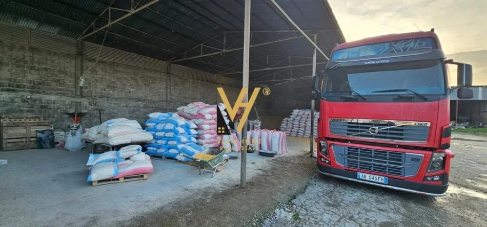 Durres, shitet magazine Kati 0, 3.300 m² 500.000 € (DURRES)