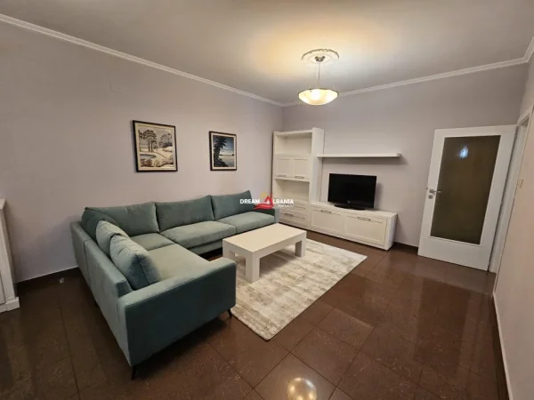 Tirane, jepet me qera apartament 2+1 Kati 2, 130 m² 800 € (Pazari i Ri)