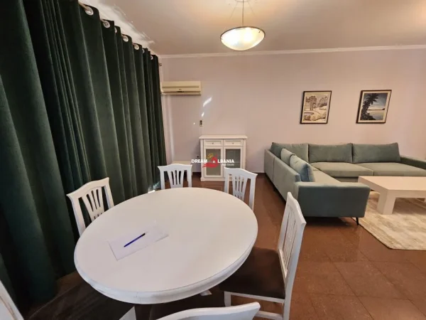 Tirane, jepet me qera apartament 2+1 Kati 2, 130 m² 800 € (Pazari i Ri)