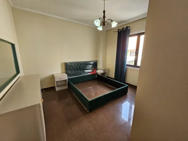 Tirane, jepet me qera apartament 2+1 Kati 2, 130 m² 800 € (Pazari i Ri)