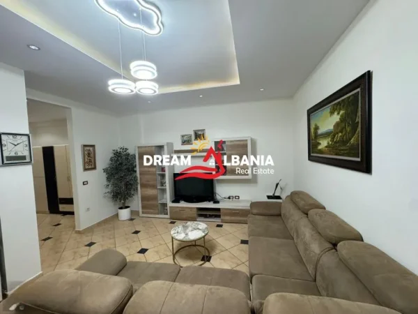 Tirane, shitet apartament 2+1+Ballkon Kati 2, 105 m² 175.100 € (Tek Shkolla Vaçe Zela, Don Bosko)