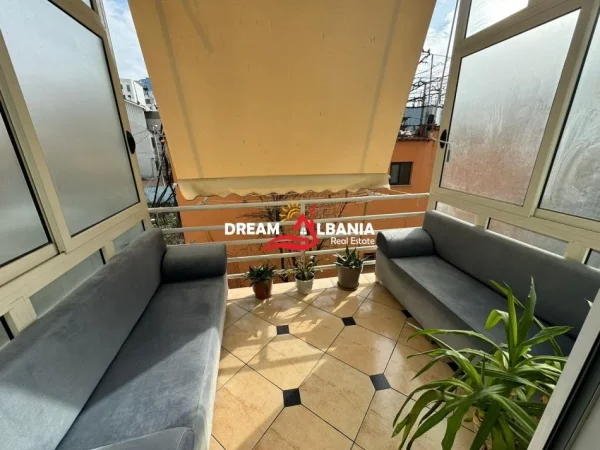 Tirane, shitet apartament 2+1+Ballkon Kati 2, 105 m² 175.100 € (Tek Shkolla Vaçe Zela, Don Bosko)