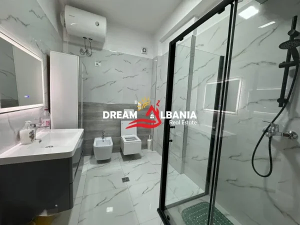 Tirane, shitet apartament 2+1+Ballkon Kati 2, 105 m² 175.100 € (Tek Shkolla Vaçe Zela, Don Bosko)