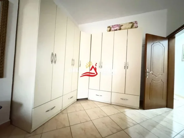 Tirane, shitet apartament 2+1+Ballkon Kati 2, 105 m² 175.100 € (Tek Shkolla Vaçe Zela, Don Bosko)