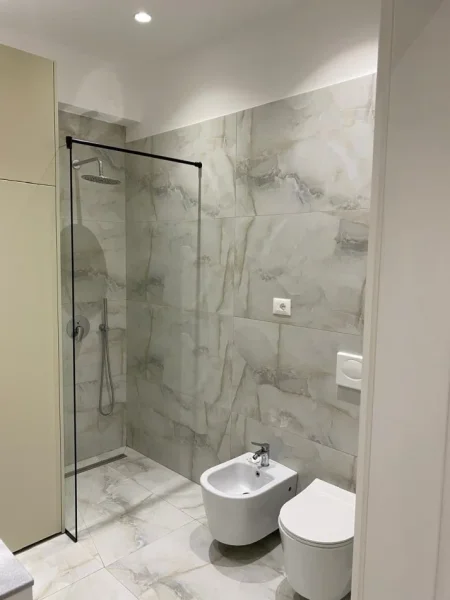 Tirane, jepet me qera apartament 1+1 Kati 9, 70 m² 500 € (rruga Teodor Keko)
