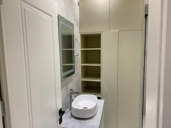 Tirane, jepet me qera apartament 1+1 Kati 9, 70 m² 500 € (rruga Teodor Keko)