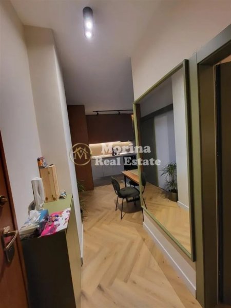 Tirane, jepet me qera apartament 1+1+Ballkon Kati 8, 65 m² 500 € (Ish Tregu Elektrik)