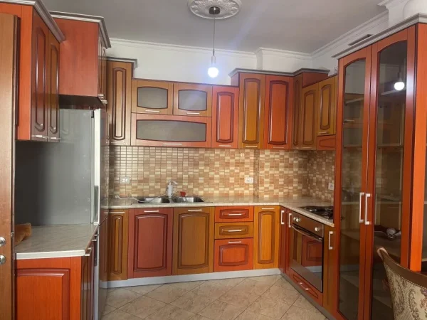 Tirane, shes apartament 1+1 ne Astir prane Rrethit 94900€ (Rruga Aleksandri i Madh)