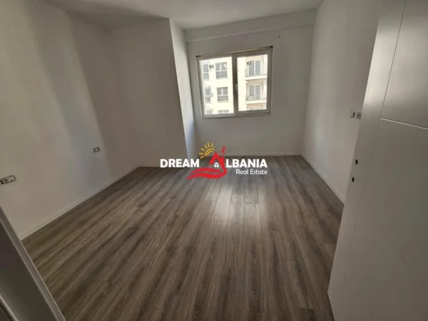 Tirane, shitet apartament 2+1+Ballkon Kati 8, 116 m² 180.000 € (Rruga Dritan Hoxha, E88 Construction)