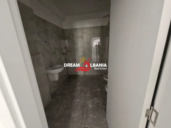 Tirane, shitet apartament 2+1+Ballkon Kati 8, 116 m² 180.000 € (Rruga Dritan Hoxha, E88 Construction)