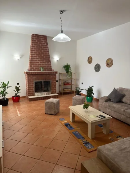 Tirane, jepet me qera apartament 2+1+Aneks+Ballkon Kati 2, 100 m² 500 € (ali demi)