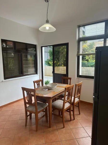 Tirane, jepet me qera apartament 2+1+Aneks+Ballkon Kati 2, 100 m² 500 € (ali demi)