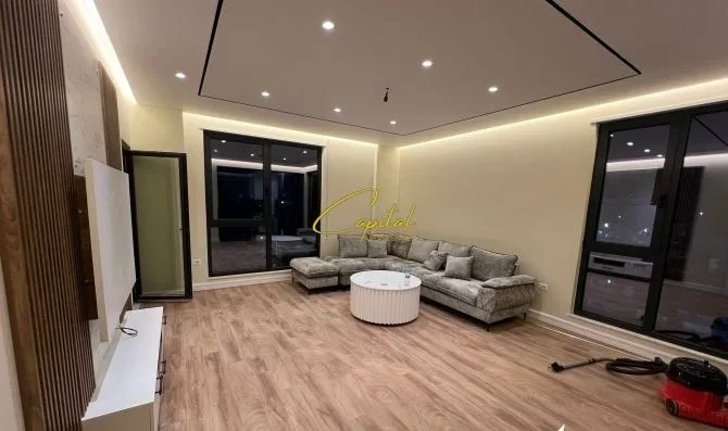 Tirane, jepet me qera apartament 3+1 Kati 7, 130 m² 1.000 € (PORCELAN)