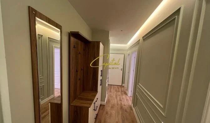 Tirane, jepet me qera apartament 3+1 Kati 7, 130 m² 1.000 € (PORCELAN)