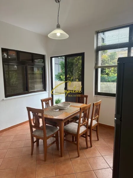 Tirane, jepet me qera apartament 2+1 Kati 2, 100 m² 550 € (ALI DEMI)