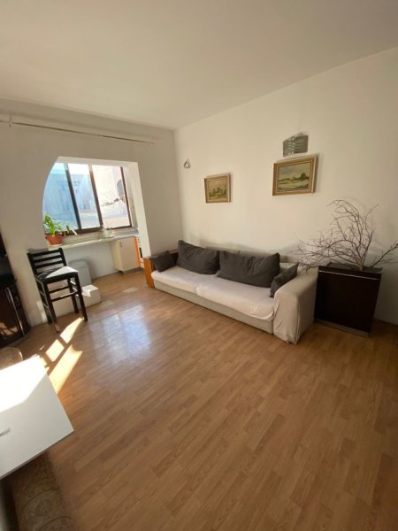 Tirane, jepet me qera apartament 1+1+Aneks Kati 4, 450 € (rruga e durresit)