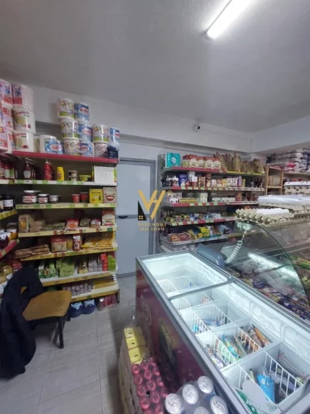 Tirane, jepet me qera ambjent biznesi Kati 0, 180 m² 1.500 € (YZBERISHT)