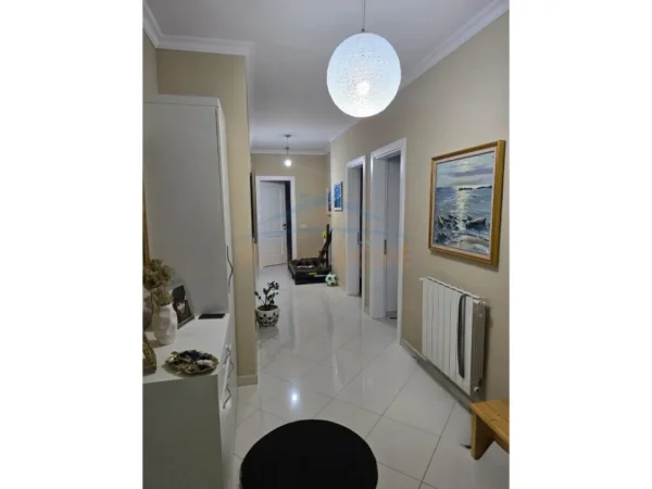 Durres, shitet apartament 2+1 Kati 7, 118 m² 240.000 € (Vollga)