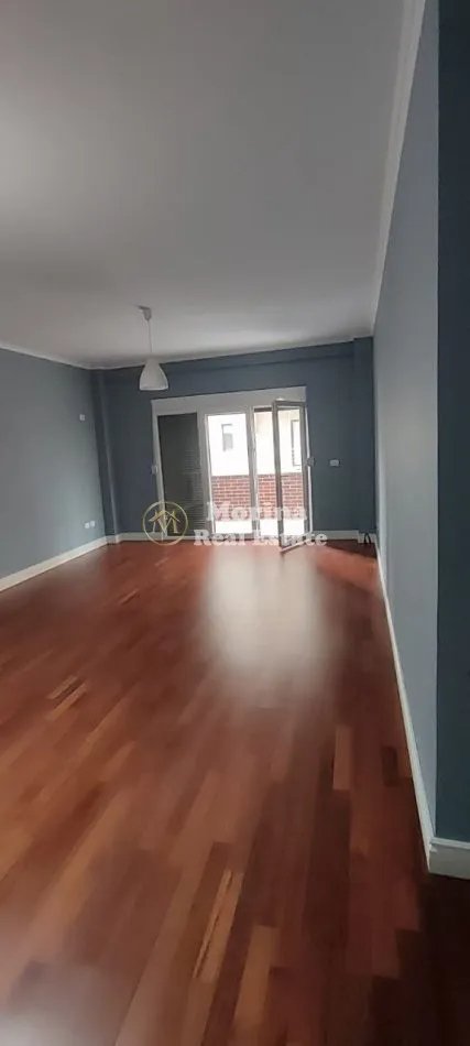 Tirane, jepet me qera apartament 2+1 Kati 1, 100 m² 350 € (Fresku)