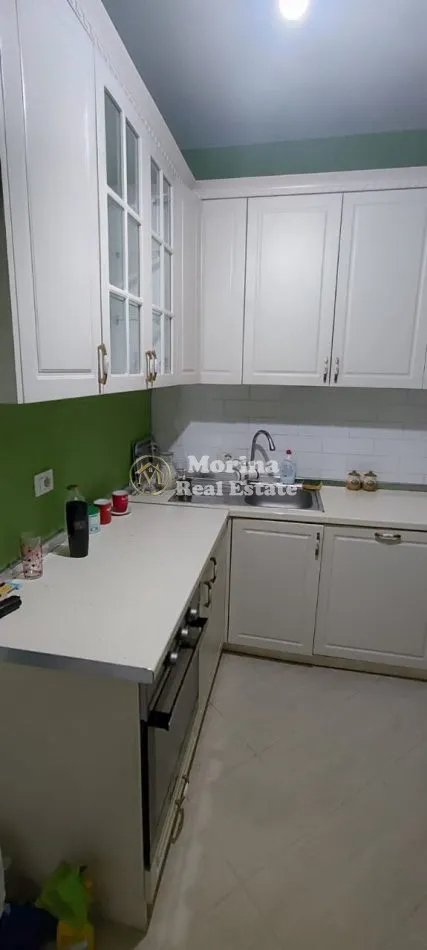 Tirane, jepet me qera apartament 2+1 Kati 1, 100 m² 350 € (Fresku)