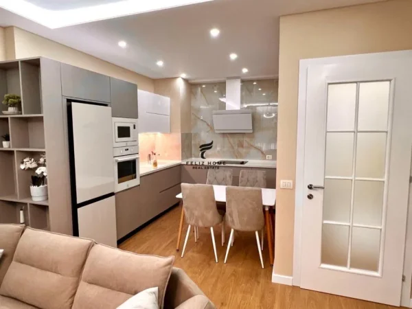 Tirane, jepet me qera apartament 1+1+Ballkon Kati 4, 84 m² 750 € (RRUGA E ELBASANIT)