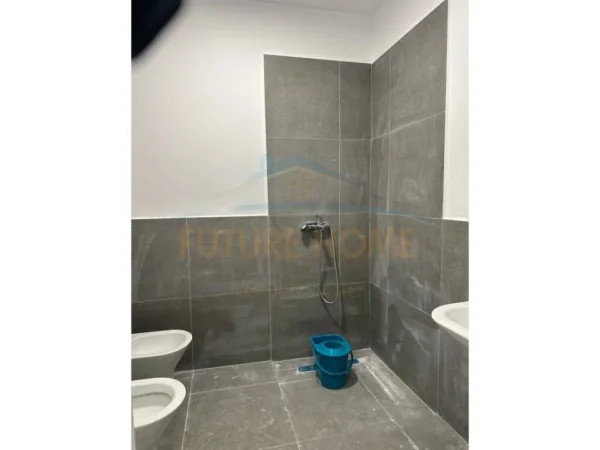 Tirane, jepet me qera apartament 1+1+Ballkon Kati 6, 58 m² 500 € (Kompleksi ASL 2)