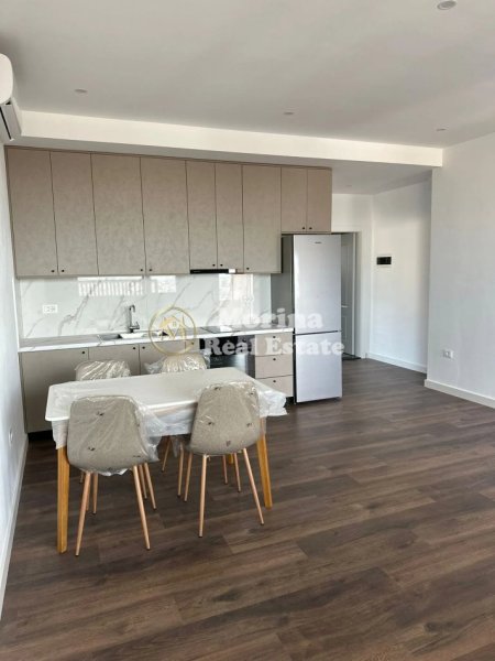 Tirane, jepet me qera apartament 1+1+Ballkon Kati 3, 53 m² 400 € (Rruga Mihal Grameno)