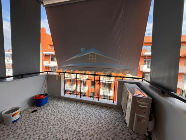 Tirane, jepet me qera apartament 2+1+Ballkon+ Post Parkimi,  Kati 7, 114 m² 1.500 € (Kompleksi Deliorgji)