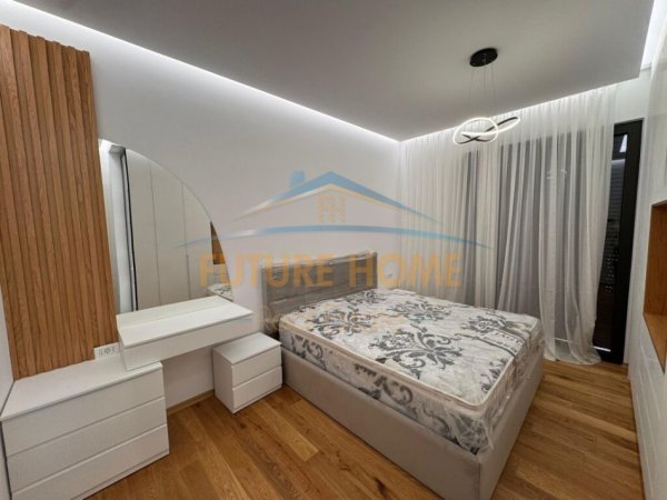 Tirane, jepet me qera apartament 2+1+Ballkon+ Post Parkimi,  Kati 7, 114 m² 1.500 € (Kompleksi Deliorgji)