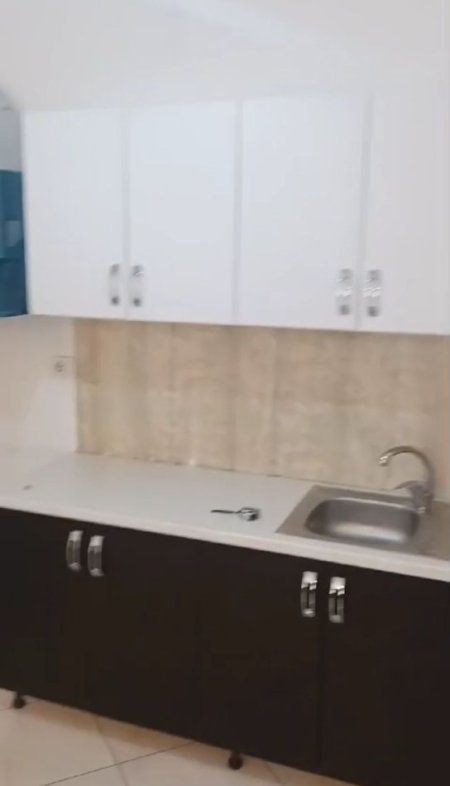 Tirane, jepet me qera apartament 1+1+Ballkon Kati 3, 70 m² 450 € (rruga Don Bosko)
