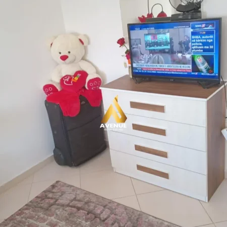 Tirane, jepet me qera apartament 1+1+Ballkon Kati 4, 70 m² 500 € (sotir caci)