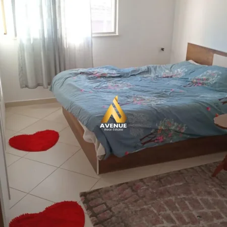 Tirane, jepet me qera apartament 1+1+Ballkon Kati 4, 70 m² 500 € (sotir caci)