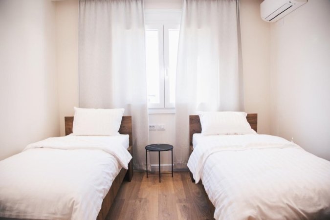 Tirane, jepet me qera apartament 2+1+Ballkon Kati 13, 114 m² 1.200 € (Ish Ekspozita)