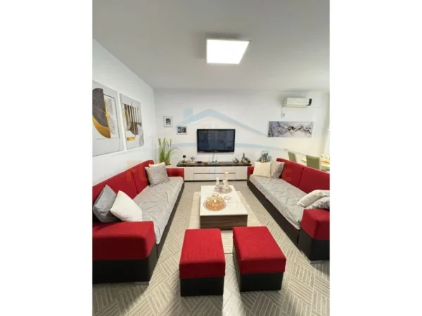 Tirane, jepet me qera apartament 1+1 Kati 3, 66 m² (UNAZA RE)  UNA49104