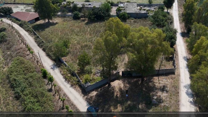 Fier, shes toke , 3.000 m² 50.000 € (afer fabrikes se tullave)