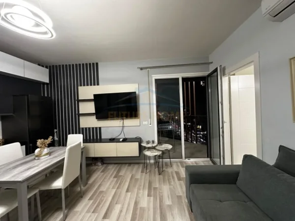 Tirane, shitet apartament 1+1+Ballkon Kati 7, 61 m² 103.000 € (Unaza e Re)