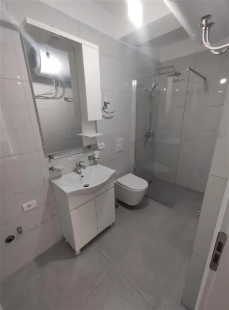 Tirane, shitet apartament 1+1+Aneks+Ballkon Kati 4, 63 m² 83.000 € (fresk)