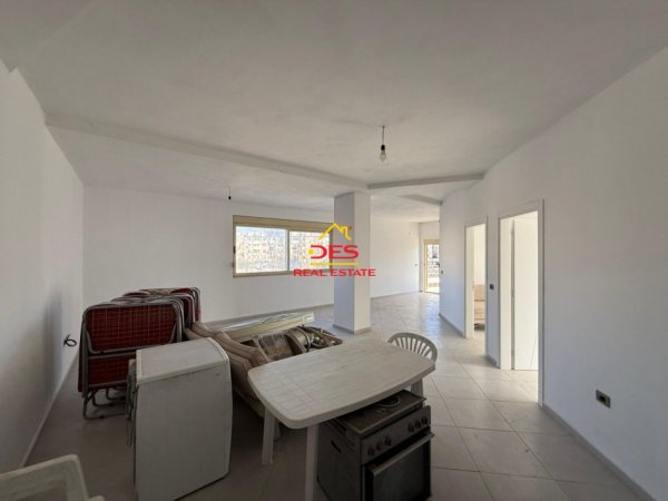 Vlore, shitet apartament 2+1+Ballkon Kati 3, 128 m² 138.000 € (Rruga mis Durhan)
