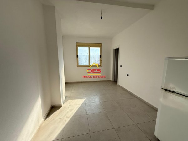 Vlore, shitet apartament 2+1+Ballkon Kati 3, 128 m² 138.000 € (Rruga mis Durhan)