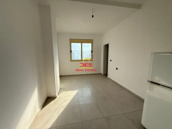 Vlore, shitet apartament 2+1+Ballkon Kati 3, 128 m² 138.000 € (Rruga mis Durhan)