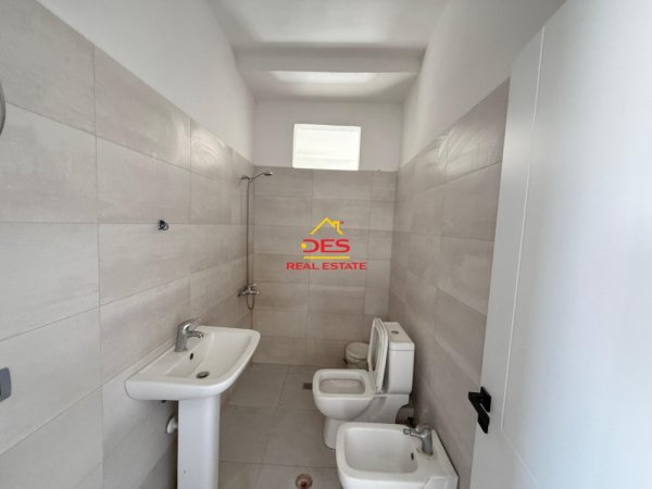 Vlore, shitet apartament 2+1+Ballkon Kati 3, 128 m² 138.000 € (Rruga mis Durhan)
