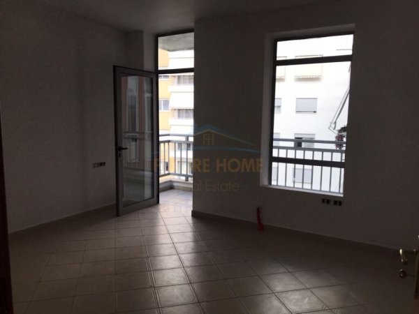 APARTAMENT 2+1 PER SHITJE, KOMUNA E PARISIT