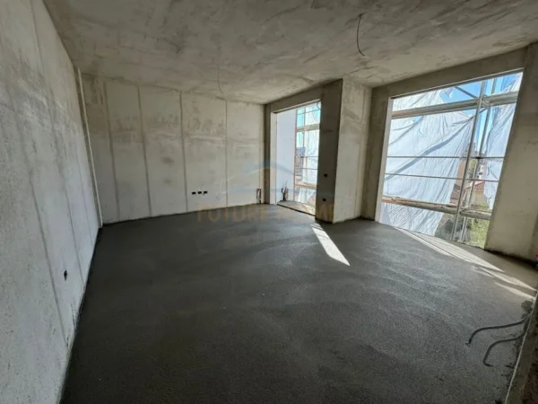 Tirane, shitet apartament 1+1+Ballkon Kati 4, 69 m² 123.840 € (Bulevardi i Ri)