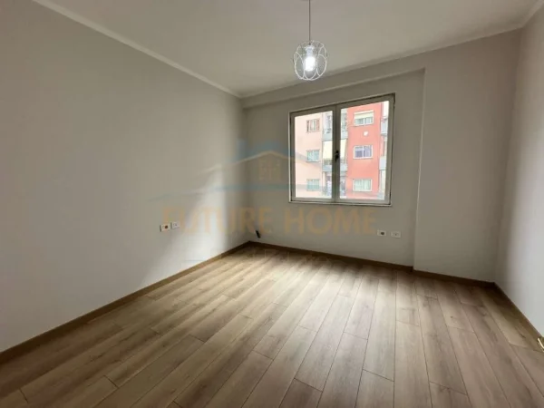 Tirane, shitet apartament 2+1 Kati 3, 95 m² 138000 € (YZBERISHT)
