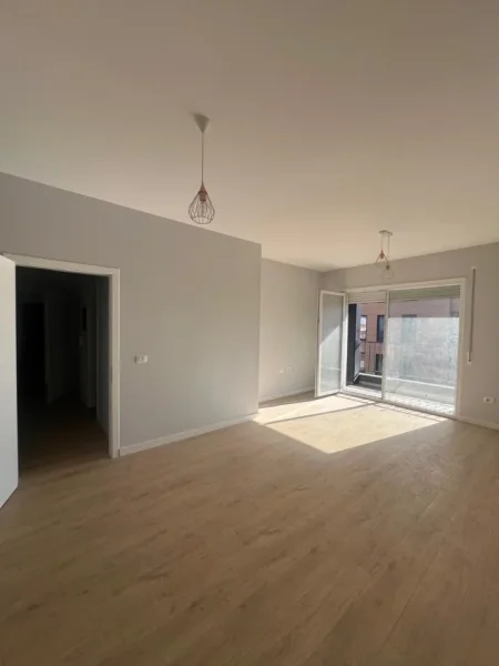 shitet , 83 m² 175.000 €