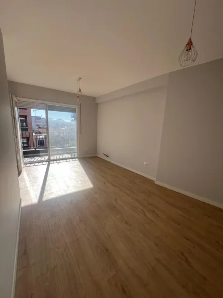 shitet , 83 m² 175.000 €