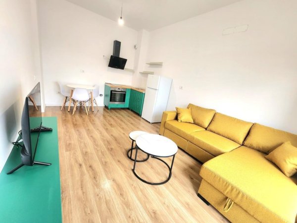 Tirane, jepet me qera apartament 1+1 Kati 2, 60 m² 380 € (Ali Demi,Kompleksi Kaimi)