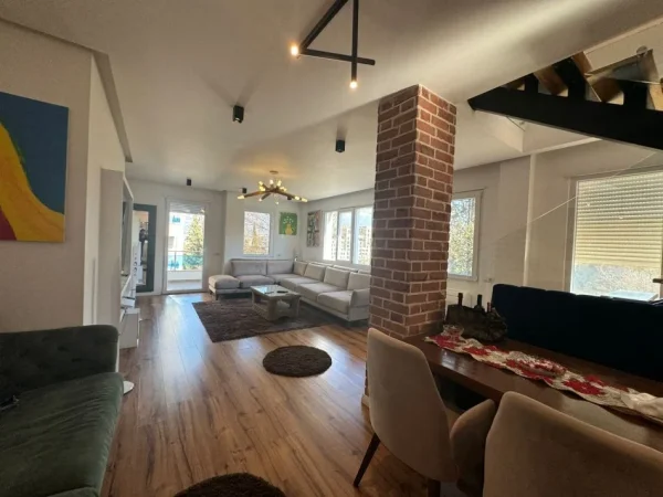 Tirane, shitet apartament 2+1 , 220 m² 440.000 € (Liqeni)