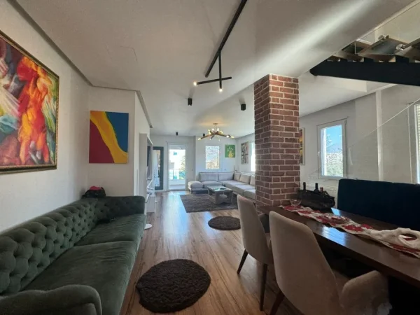 Tirane, shitet apartament 2+1 , 220 m² 440.000 € (Liqeni)