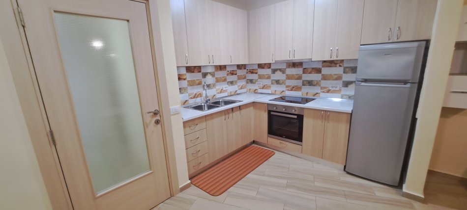 Tirane, jepet me qera apartament 1+1 Kati 5, 65 m² 550 € (Rruga e Kosovareve)